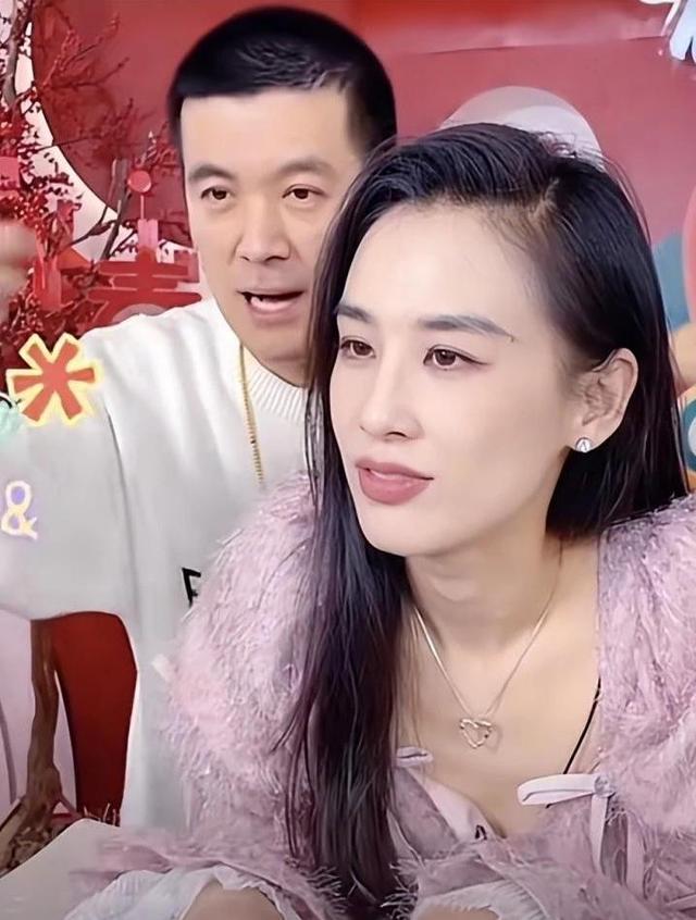 杨子直播求婚黄圣依，爱情见证，星光熠熠的时刻